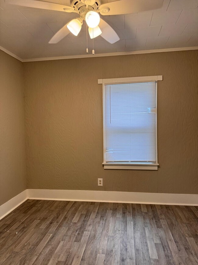2325 6th Ave in Council Bluffs, IA - Building Photo - Building Photo