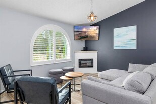 9003 Nakoma Way in Spring Hill, FL - Building Photo