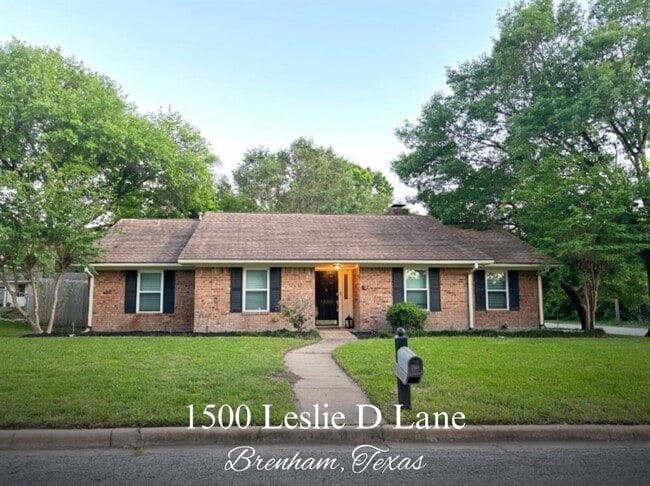 property at 1500 Leslie D Ln