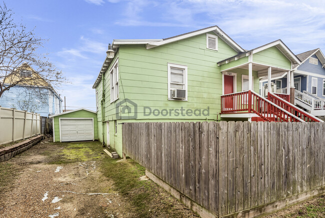 5703 Avenue Q in Galveston, TX - Foto de edificio - Building Photo