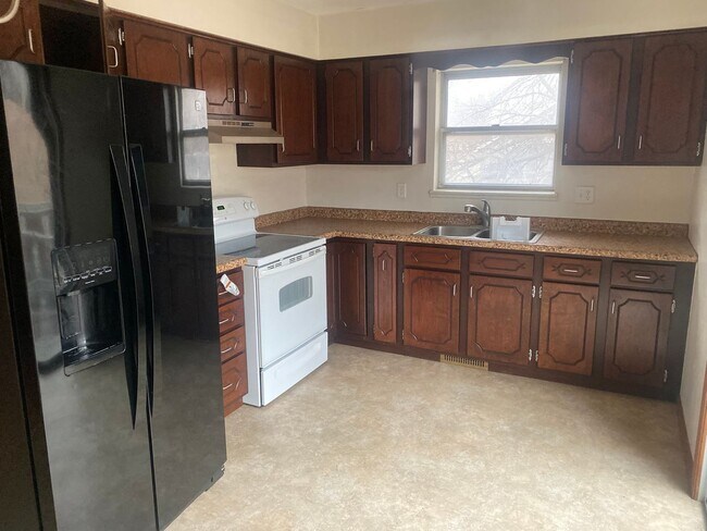 501 S 12th St in Manhattan, KS - Building Photo - Building Photo