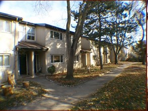 Valley Wood Apartments in Toronto, ON - Building Photo - Building Photo