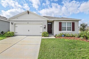 304 Boardwalk Ave in Haines City, FL - Building Photo