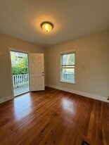 69 Raymond Ave, Unit 1R in Somerville, MA - Building Photo