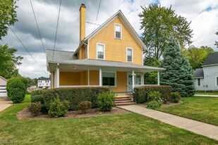 38171 Wilson Ave in Willoughby, OH - Building Photo