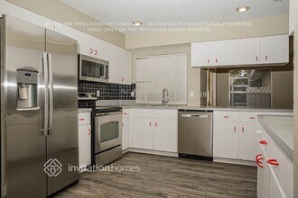 4495 Diamond Cir E in Sarasota, FL - Building Photo - Building Photo