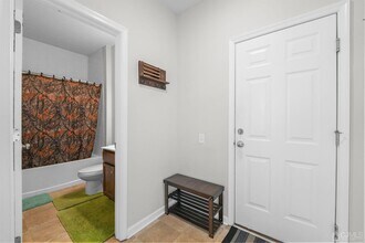 77 Cannon St in North Brunswick, NJ - Building Photo - Building Photo