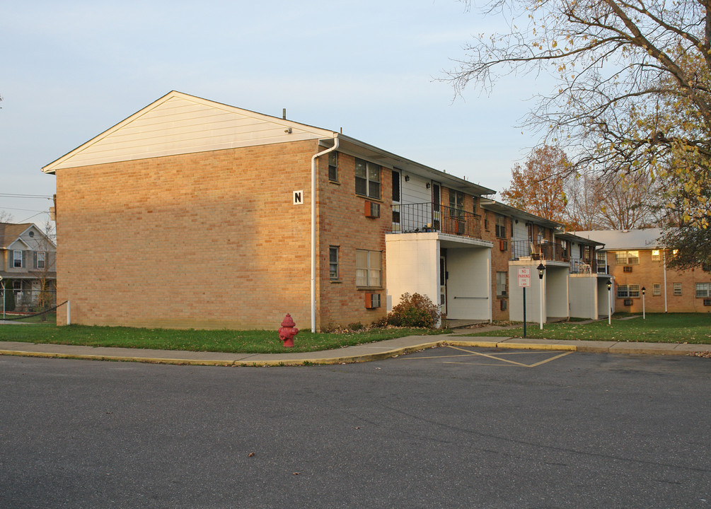 Hamilton Court Apartments in Somerdale, NJ - Building Photo