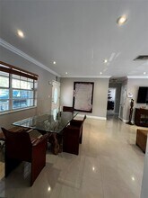6810 SW 51st St in Miami, FL - Building Photo - Building Photo