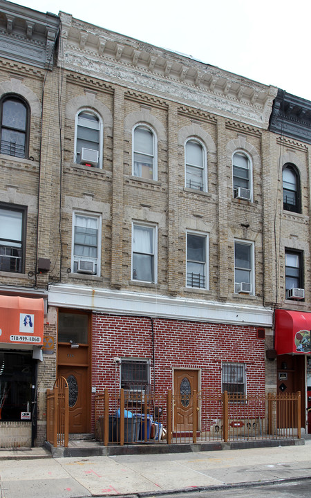 469 Wilson Ave in Brooklyn, NY - Building Photo