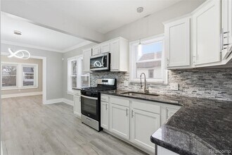 6433 Globe St in Detroit, MI - Building Photo - Building Photo