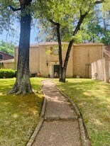 10815 Cypresswood Dr in Houston, TX - Building Photo
