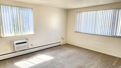 925 S Washington St, Unit 303 in Denver, CO - Building Photo - Building Photo