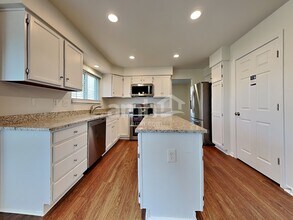 1929 Morningside Dr in Florence, KY - Building Photo - Building Photo