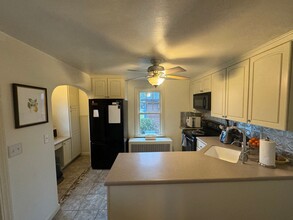 123 Steinmann Ave in Middlebury, CT - Building Photo - Building Photo
