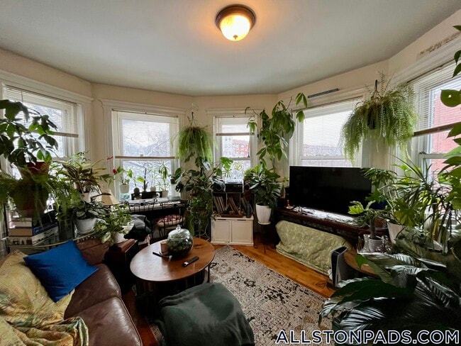 1330 Commonwealth Ave