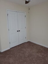 621 Finnegan Ln in West Columbia, SC - Building Photo - Building Photo