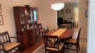 2901 Victoria Dr in Marietta, GA - Building Photo - Building Photo