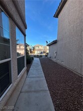 7621 Lookout Hill St in Las Vegas, NV - Building Photo - Building Photo