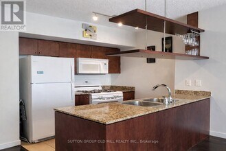 3 Navy Wharf Ct in Toronto, ON - Building Photo - Building Photo