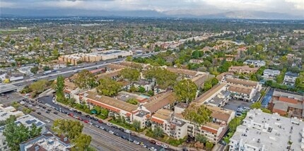 5460 White Oak Ave, Unit C216 in Encino, CA - Building Photo - Building Photo