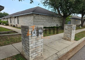 716 Quail Ave in McAllen, TX - Building Photo