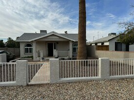 813 N Center Ave in Casa Grande, AZ - Building Photo