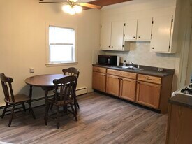27 Sarah Ave, Unit 27Sarah in Lowell, MA - Building Photo
