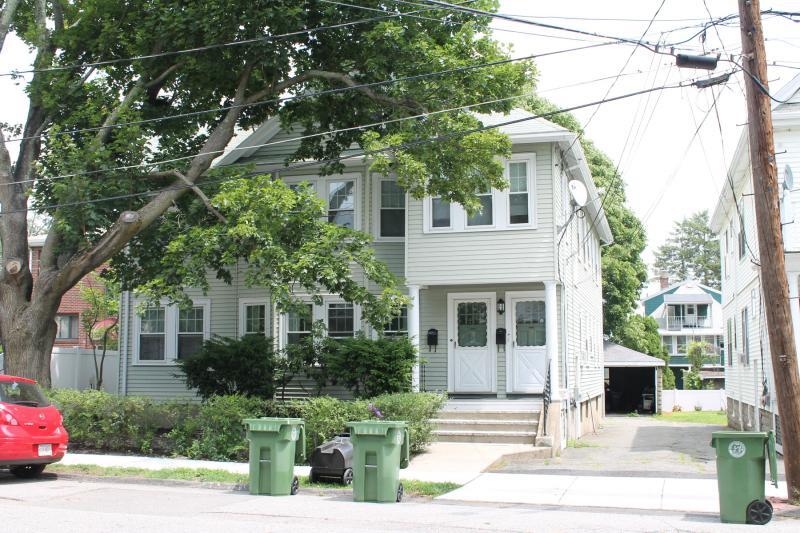 2 Winthrop St, Unit 1 in Watertown, MA - Building Photo