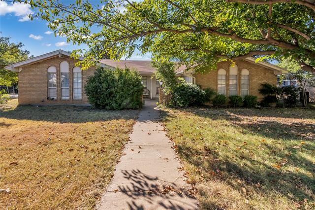 805 Irwin Dr in Hurst, TX - Building Photo - Building Photo