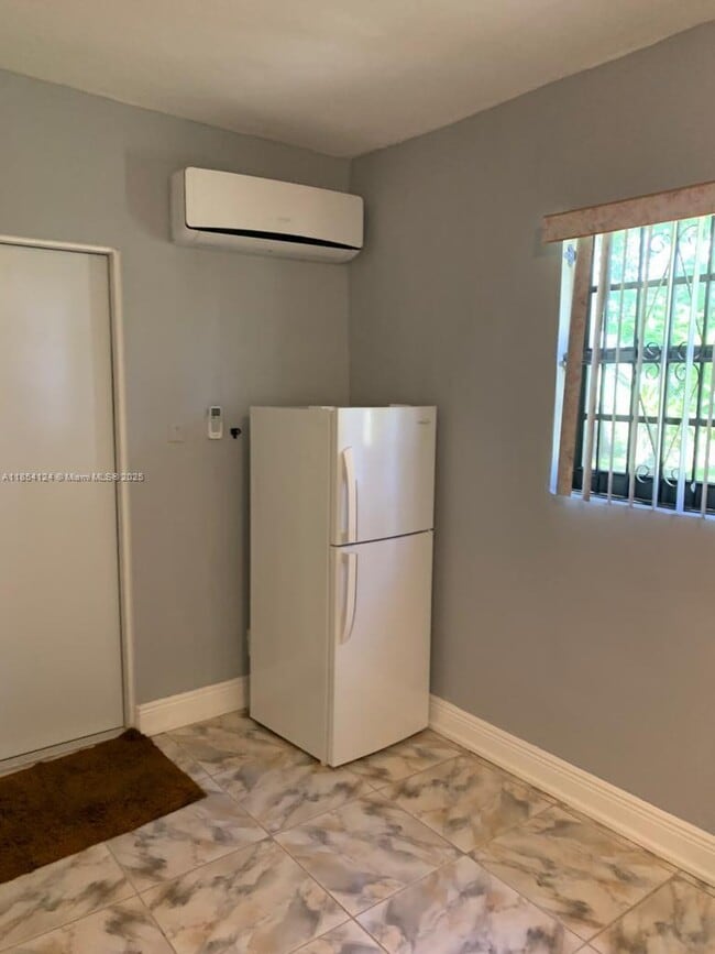 1211 NW 188th Terrace in Miami, FL - Building Photo - Building Photo