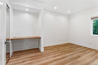 6200 Woodlake Ave in Los Angeles, CA - Building Photo - Building Photo