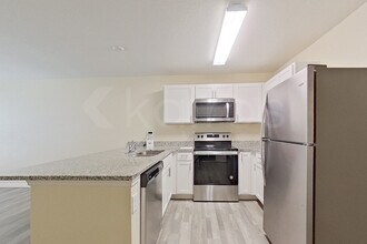 27008 Anthony Ave in Brooksville, FL - Foto de edificio - Building Photo