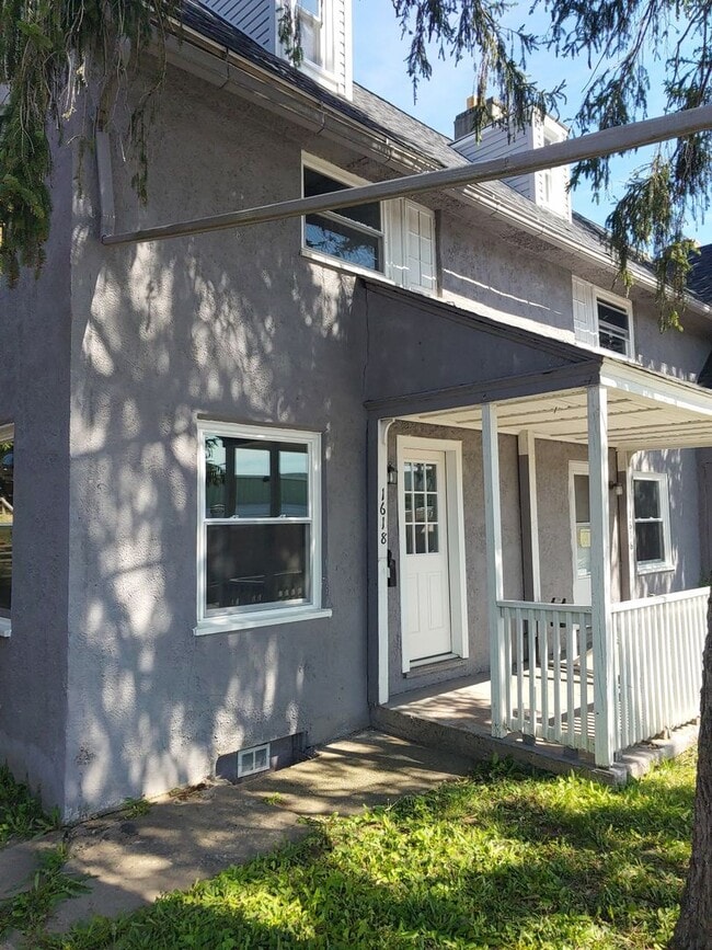 property at 1618-1618 High St