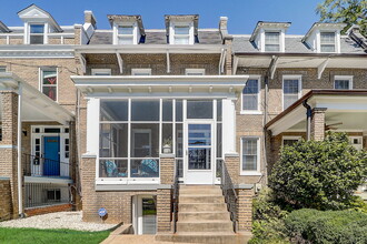 1513 Allison St NW in Washington, DC - Foto de edificio - Building Photo