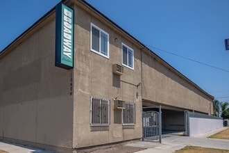 Broadway Studios in Los Angeles, CA - Building Photo - Building Photo