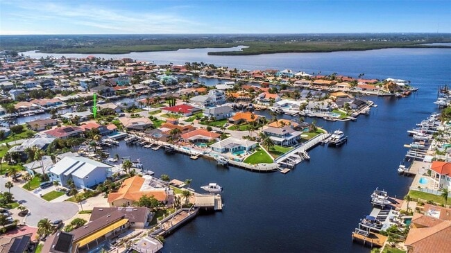 5145 Porpoise Pl in New Port Richey, FL - Building Photo - Building Photo