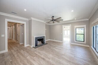 494 S Marengo Ave, Unit 496 Marengo in Pasadena, CA - Foto de edificio - Building Photo