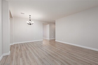 9425 Sparkling Waters Ave in Las Vegas, NV - Building Photo - Building Photo