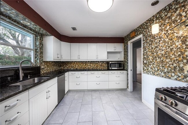 1421 NW 30th St in Gainesville, FL - Building Photo - Building Photo