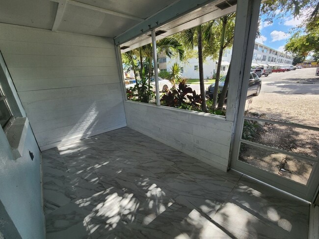 201 10th St SW in Largo, FL - Building Photo - Building Photo