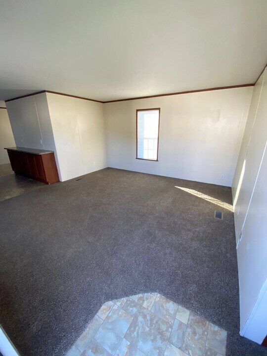 1907 Borman Ct in Milford, MI - Building Photo