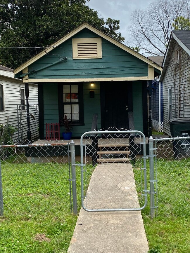 property at 1610 Hill St