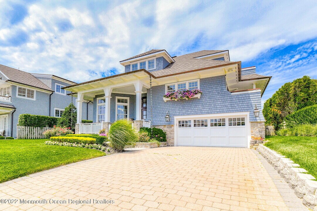 2405 Prospect Ave in Spring Lake, NJ - Foto de edificio