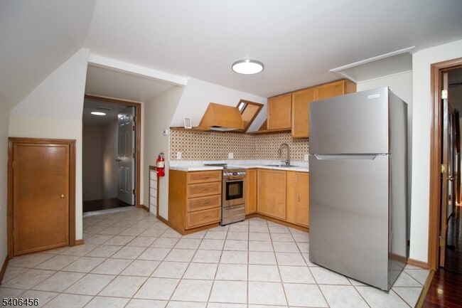 property at 172 S Morris St