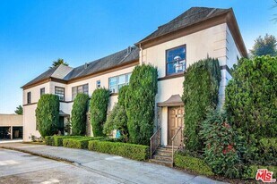 612 Midvale Ave in Los Angeles, CA - Building Photo