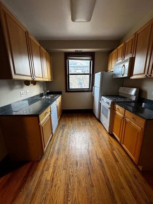 3700 N Sheffield Ave in Chicago, IL - Building Photo - Building Photo