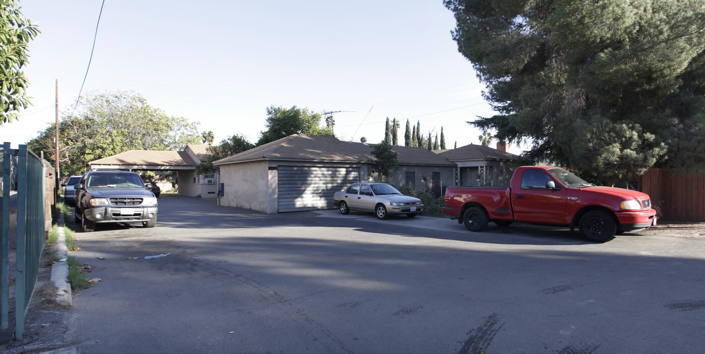 6634 Vineland Ave in North Hollywood, CA - Foto de edificio