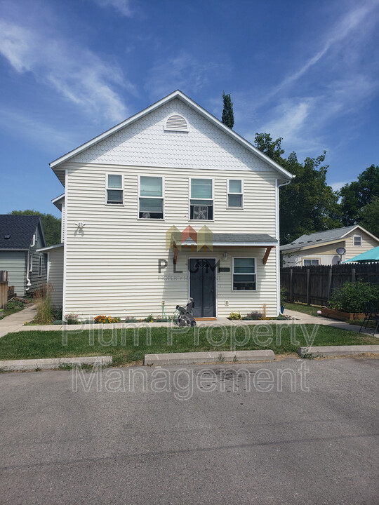 1935 S 12th St W in Missoula, MT - Building Photo