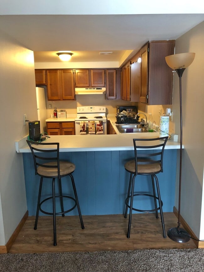 Orchard Court in Milwaukee, WI - Building Photo - Building Photo